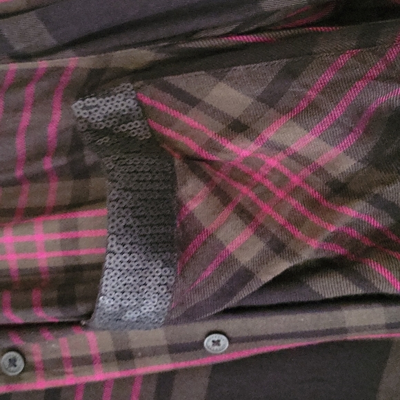 Express Flannel top - Picture 3 of 4